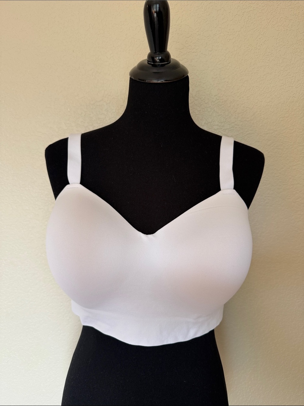 Seamless Wireless Bralette in White - Everyday Comfort